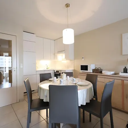 Apartment Plaza J2914 With Terrace And Side Sea View Oostduinkerke